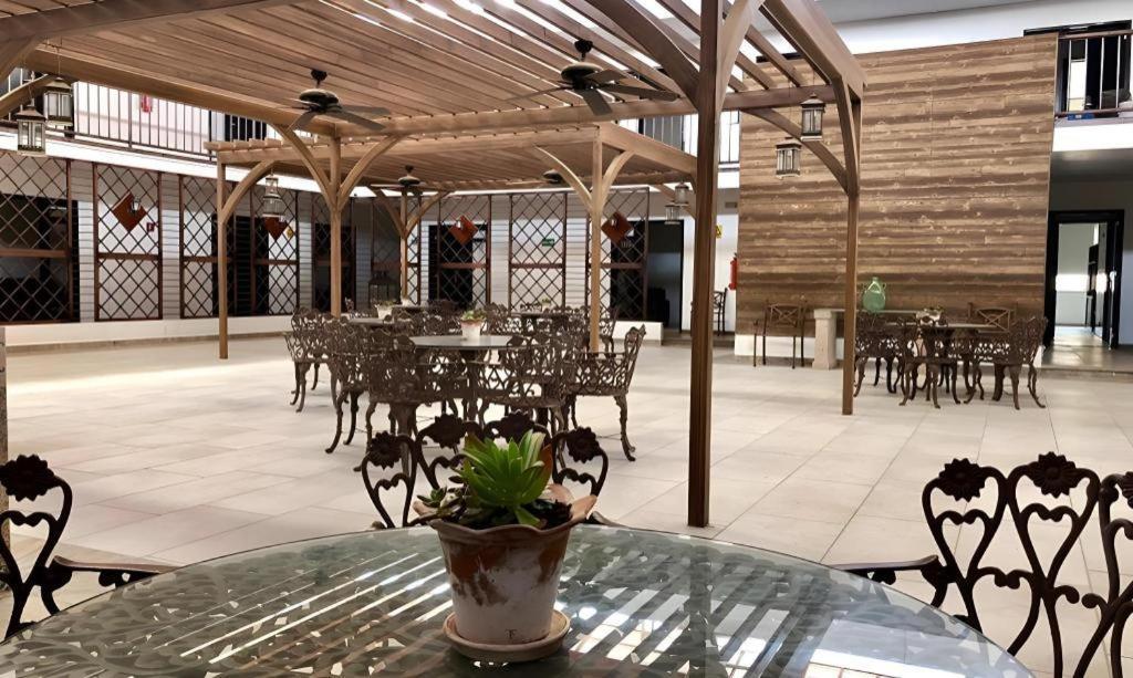 Hotel Barante Suites Salamanca Kültér fotó